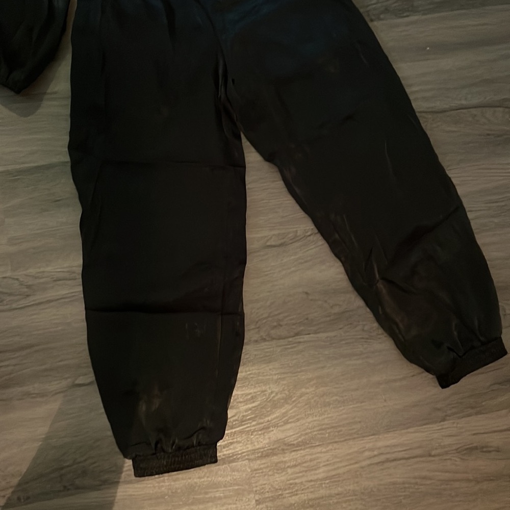 Brand new velvet jumpsuit - Picture 6 of 9